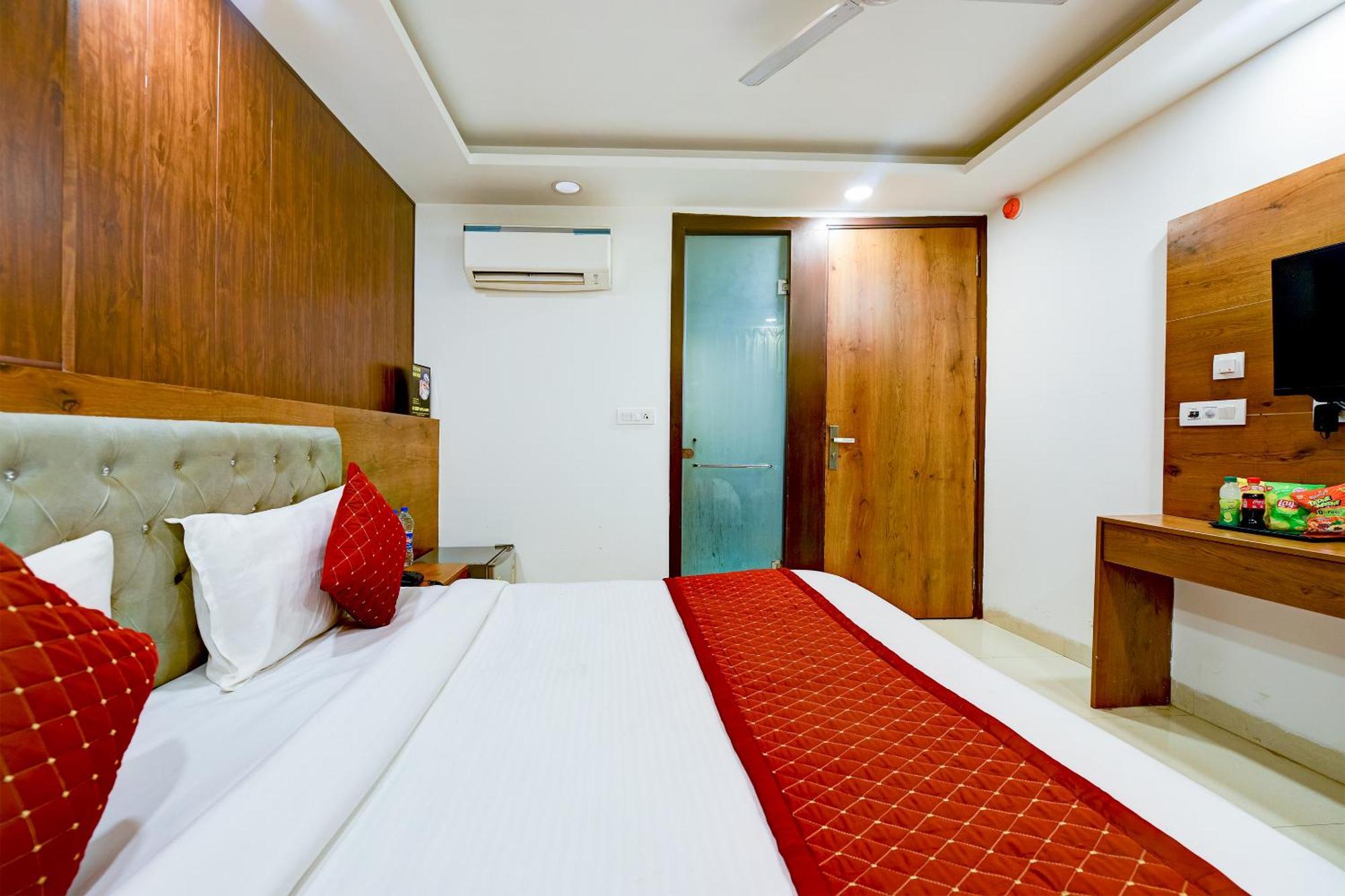 Hotel Grand Qubic Near Delhi Airport Nova Deli Exterior foto