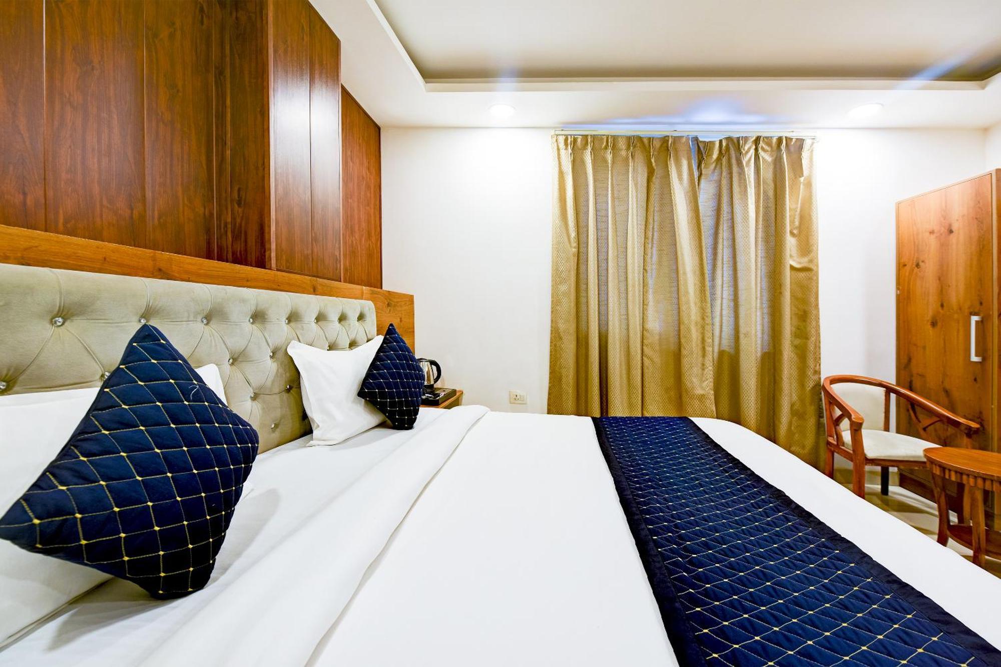 Hotel Grand Qubic Near Delhi Airport Nova Deli Exterior foto