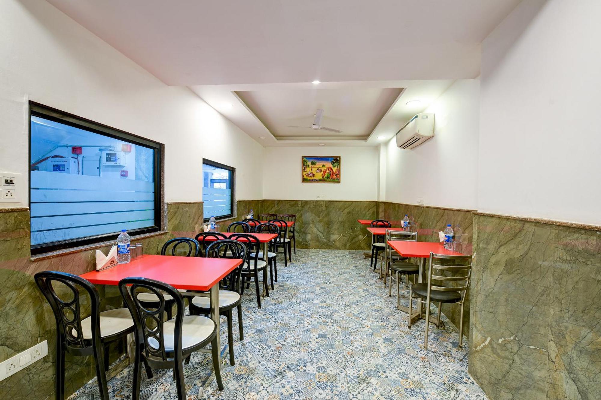 Hotel Grand Qubic Near Delhi Airport Nova Deli Exterior foto